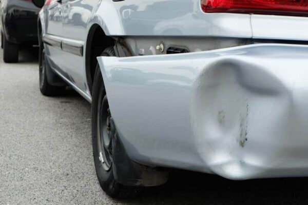 service Bumper belakang mobil